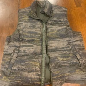 The north face men’s puffer vest